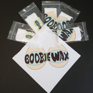 Boobie Wax Goggle Lens Wipe.
